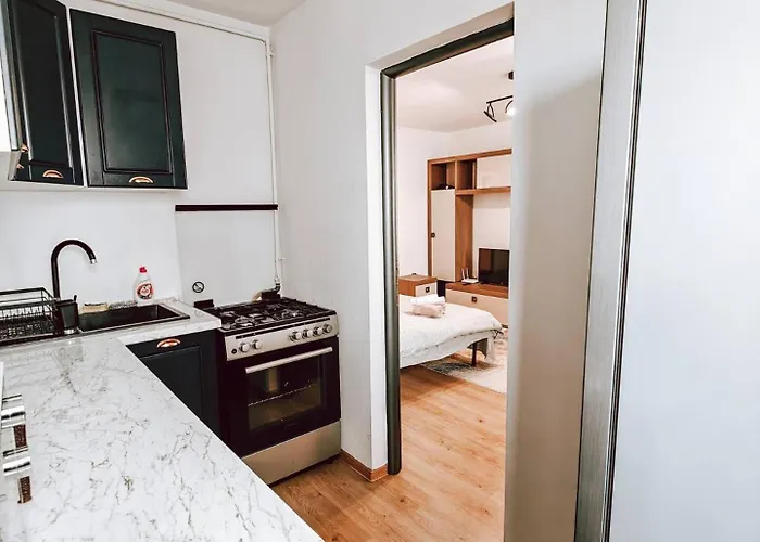 Charming Hideout Apartment *